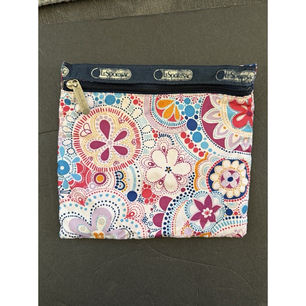 Le Sportsac Classic 1-Zip Cosmetic Pouch Make Up Bag Daisy Do geometric print